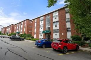 14 Commonwealth Ct, Boston, MA 02135 - Photo 10