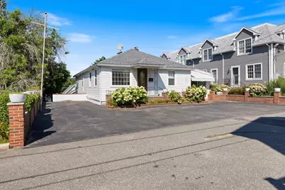 8 Luzitania Ave, Gloucester, MA 01930 - Photo 2