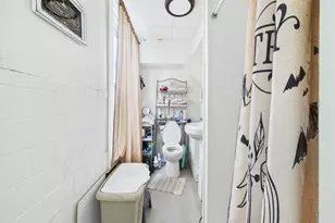 826 County St, New Bedford, MA 02740 - Photo 12