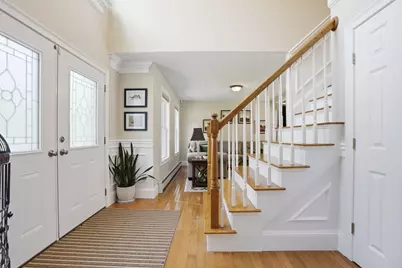 147 Roosevelt St, Fitchburg, MA 01420 - Photo 2