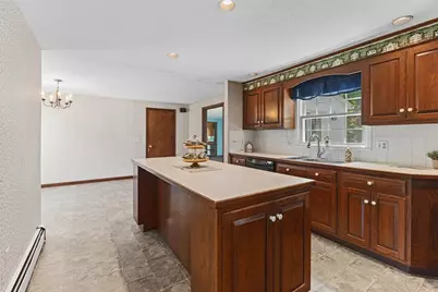 28 Pine Street, South Hadley, MA 01075 - Photo 4