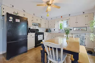 36 Laurier St, Worcester, MA 01603 - Photo 8