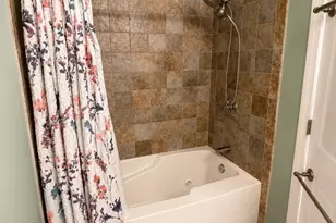 571 Freeport St, Boston, MA 02122 - Photo 8