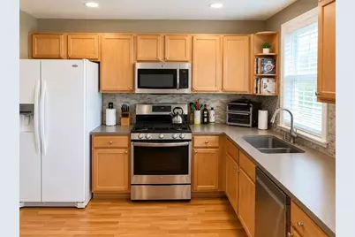 571 Freeport St #2, Boston, MA 02122 - Photo 2