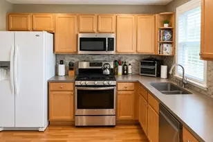 571 Freeport St, Boston, MA 02122 - Photo 2