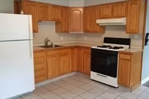 17 Ballard St, Saugus, MA 01906 - Photo 2