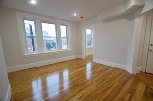 31 Harvard St, Brookline, MA 02445 - Photo 4