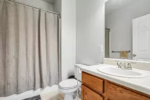 19 Hampshire Rd, Methuen, MA 01844 - Photo 10