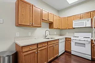 19 Hampshire Rd, Methuen, MA 01844 - Photo 6