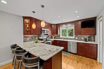 703 Sherwood Forest Ln #703, Saugus, MA 01906 - Photo 8