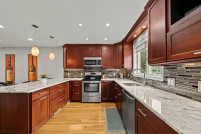 703 Sherwood Forest Ln #703, Saugus, MA 01906 - Photo 4