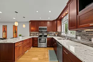 703 Sherwood Forest Ln, Saugus, MA 01906 - Photo 4