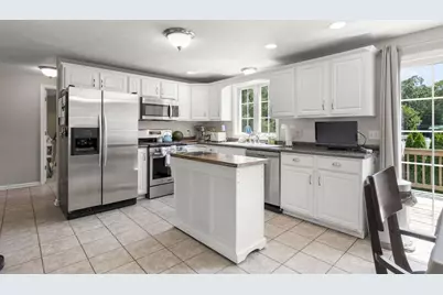 413 Huttleston Ave, Fairhaven, MA 02719 - Photo 2