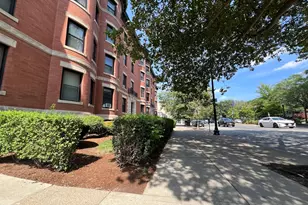 1064 Beacon St, Brookline, MA 02446 - Photo 8