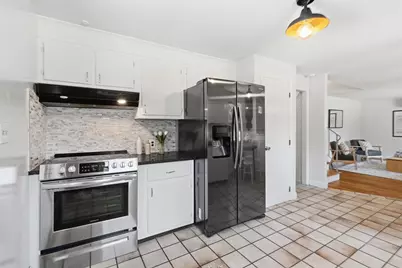8 Bossi Ave, Randolph, MA 02368 - Photo 6