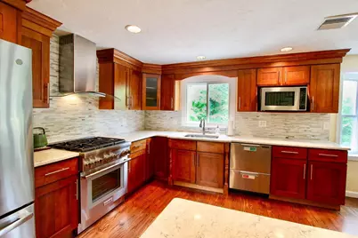 10 Stoneybrook Drive, Bridgewater, MA 02324 - Photo 4