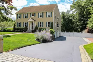 10 Stoneybrook Dr, Bridgewater, MA 02324 - Photo 2
