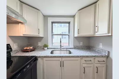 87 Vezina Ave, Leominster, MA 01453 - Photo 14
