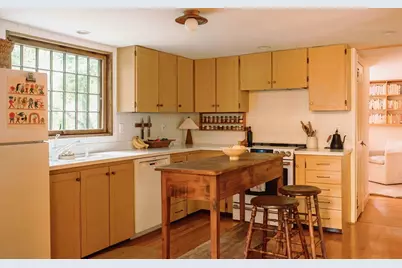 636 Bernardston Rd, Greenfield, MA 01301 - Photo 18