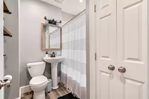 176 Bowen St, Boston, MA 02127 - Photo 10