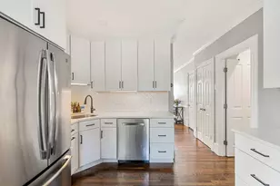 176 Bowen St, Boston, MA 02127 - Photo 6