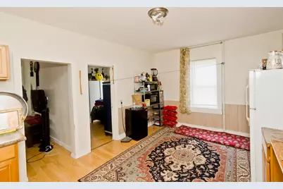 34 E.School St, West Springfield, MA 01089 - Photo 8