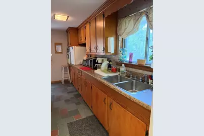 510 Thacher St, Attleboro, MA 02703 - Photo 12