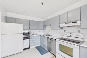 3920 Mystic Valley Pkwy, Medford, MA 02155 - Photo 4