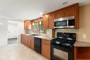 67 Maple St, Wenham, MA 01984 - Photo 10