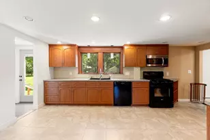 67 Maple St, Wenham, MA 01984 - Photo 8