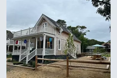 9 Brunswick, Oak Bluffs, MA 02557 - Photo 2