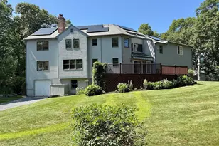 60 R Sandwich Rd, Plymouth, MA 02360 - Photo 2