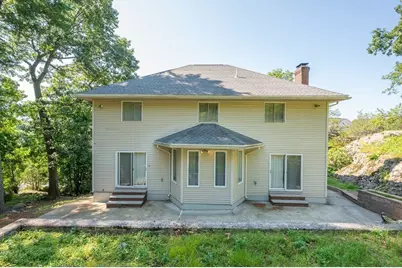 12 Parkway Dr, Saugus, MA 01906 - Photo 4