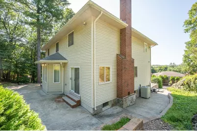 12 Parkway Dr, Saugus, MA 01906 - Photo 6