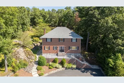 12 Parkway Dr, Saugus, MA 01906 - Photo 2