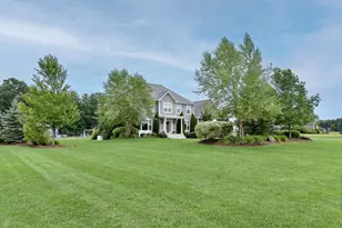 25 Linden Ln, Rehoboth, MA 02769 - Photo 2