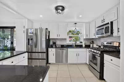 3 Connolly St, Randolph, MA 02368 - Photo 8