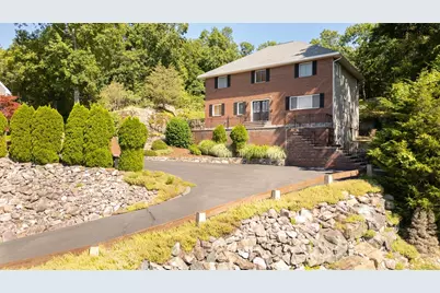 12 Parkway Dr, Saugus, MA 01906 - Photo 4