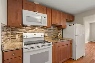 31 Pond St, Waltham, MA 02451 - Photo 8