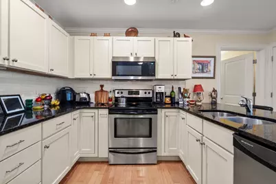 8 Crowninshield St #212, Peabody, MA 01960 - Photo 6