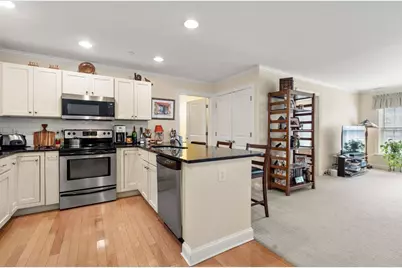 8 Crowninshield St #212, Peabody, MA 01960 - Photo 4