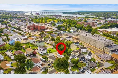 32 Danis St, Fall River, MA 02720 - Photo 4