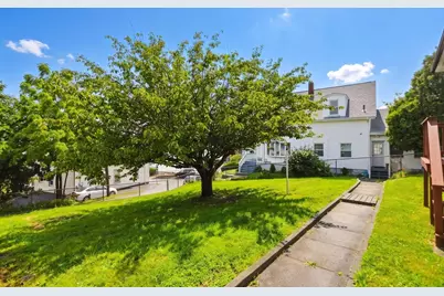 32 Danis St, Fall River, MA 02720 - Photo 12