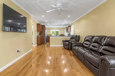 15 Hourihan St, Peabody, MA 01960 - Photo 4