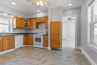 155 Pond St, Leominster, MA 01453 - Photo 12