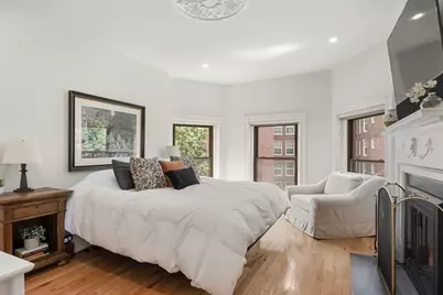 31 Bay State Rd #4, Boston, MA 02215 - Photo 16