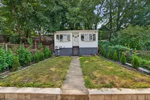 31 Wordsworth St, Boston, MA 02128 - Photo 30