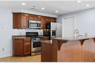 215 Longmeadow Rd #104, Taunton, MA 02780 - Photo 10