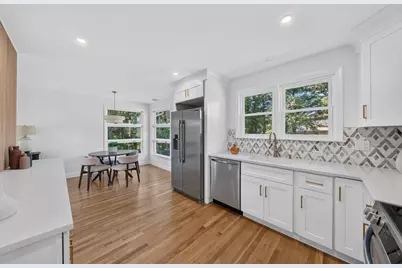 8 Everett St, Wakefield, MA 01880 - Photo 8