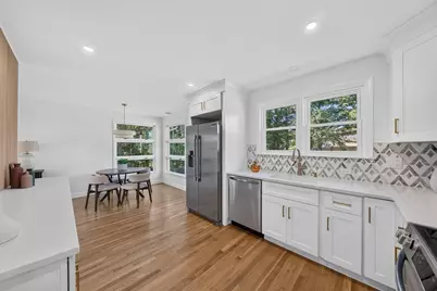 8 Everett St, Wakefield, MA 01880 - Photo 8